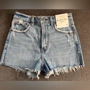 Abercrombie high rise mom short. Size 26. New w tags.